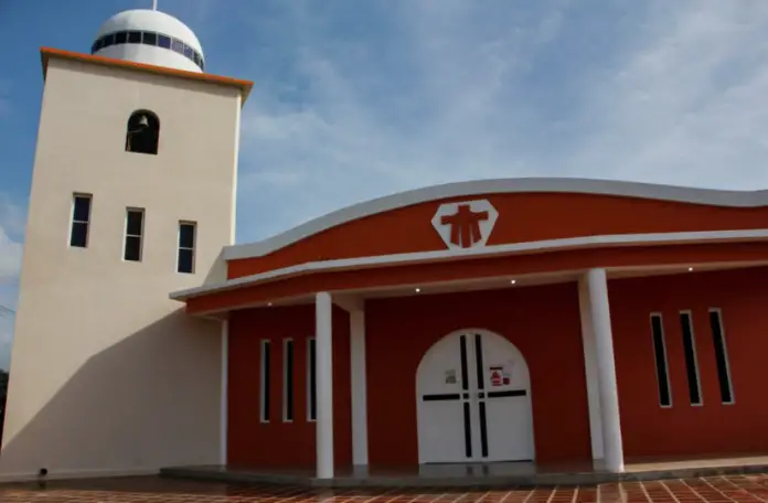 Más de 10 mil habitantes que se ubican en el punto y círculo de la iglesia Cristo Resucitado ahora cuenta con un templo remozado.