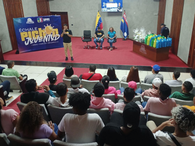 El Plan “Échale Pichón Juventud” arrancó con la entrega de 35 financiamientos en un proceso de captación que permitió asesoría, formación y bancarización.