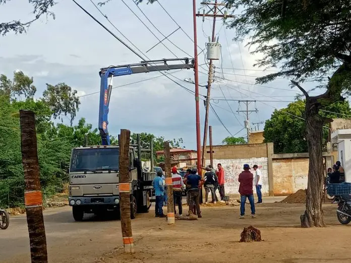 Buchivacoa Alcaldía continúa rehabilitación del sistema eléctrico