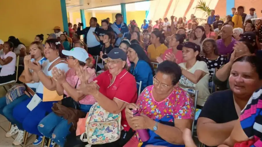 La Gerencia Regional del Instituto Nacional de Capacitación y Educación Socialista (Inces) en el estado  Falcón se sumó a la Feria Productiva de Emprendedores con más de 200 participantes.
