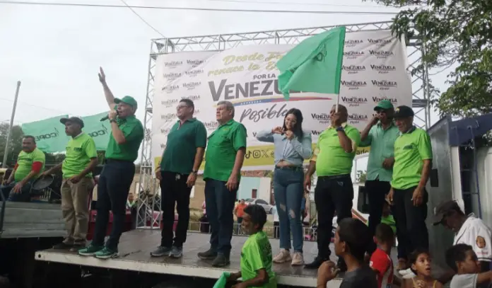 Los militantes del partido COPEI tuvieron una actividad de calle junto al candidato presidente Juan Carlos Alvarado y el dirigente nacional Miguel Salazar.