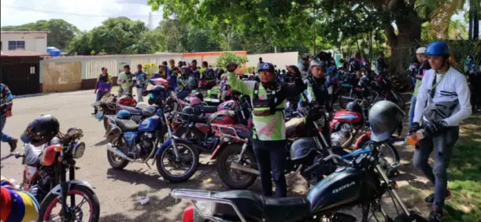 El sector de los mototaxistas sostuvieron este viernes una asamblea para reafirmar su respaldo al candidato presidencial, Nicolás Maduro Moros.