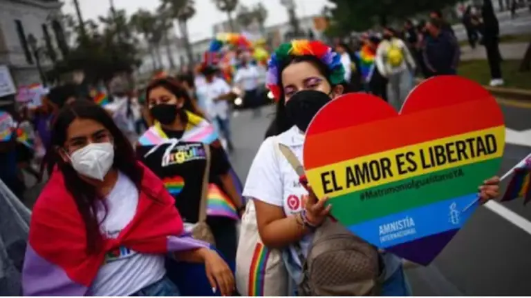 Perú retira el transexualismo y travestismo de los trastornos mentales