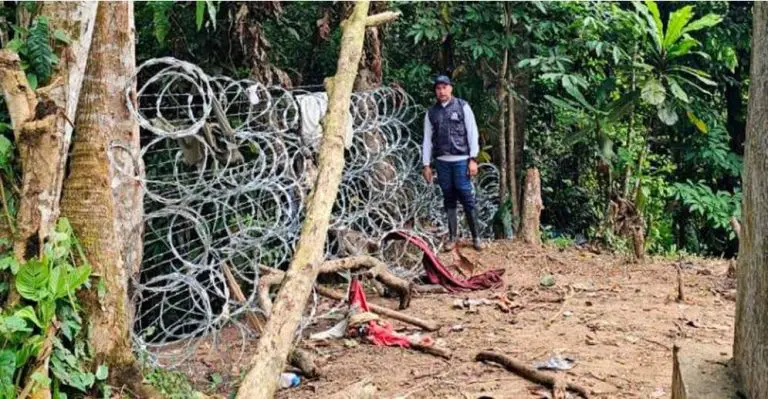Panamá instala alambres de púas en la selva del Darién 