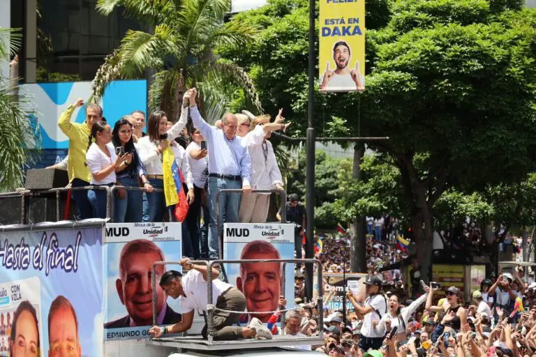 Edmundo González y María Corina Machado realizan asamblea de ciudadanos