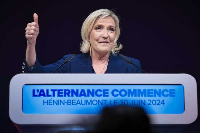 Extrema derecha francesa gana con 33,15 % de los votos con resultado casi definitivo
