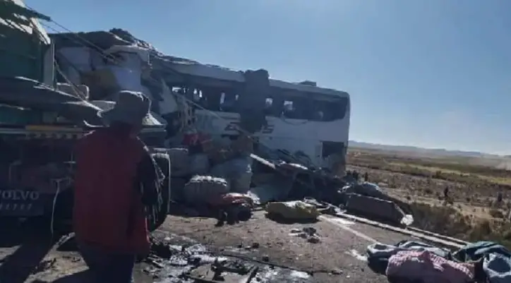 Bolivia: Accidente vial deja al menos 22 personas muertas