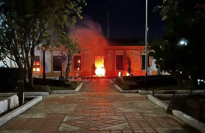 Este lunes 29 de julio varios episodios de protestas se tornaron violentos y vandálicos en Falcón tras los resultados de las elecciones presidenciales.