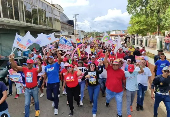 Militancia chavista cerró campaña en Churuguara por todo lo alto