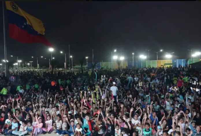 Denominado como el evento infantil del año, la primera combatiente Jessica Perozo de Clark y el gobernador Víctor Clark, regalaron un sinfín de aventuras.