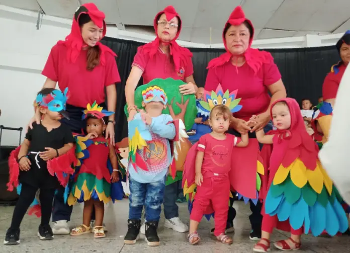 Con la emoción y la alegría que caracteriza a los niños, los estudiantes del Ceis Simón Bolívar llevaron a cabo el Festival Folklórico 2024.