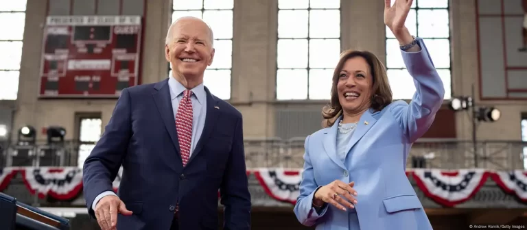 Líderes demócratas apoyan a Harris tras retirada de Biden