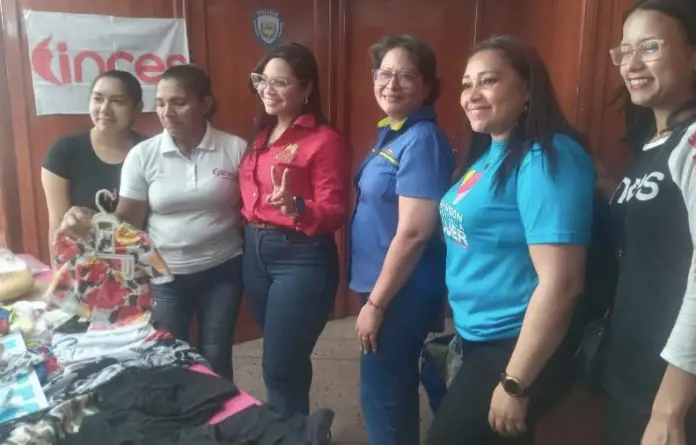 Un grupo de mujeres de la Vanguardia Inces Falcón se hicieron presente en el Encuentro Integrador de la Gran Misión Venezuela Mujer.