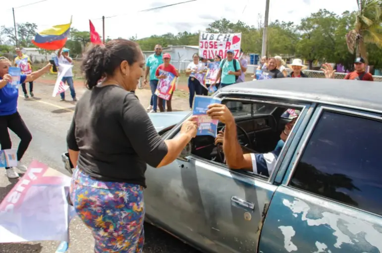 Convencidos de la reelección del candidato, Nicolás Maduro, la maquinaria del PSUV participó en la segunda jornada nacional de chequeo del 1x10x7