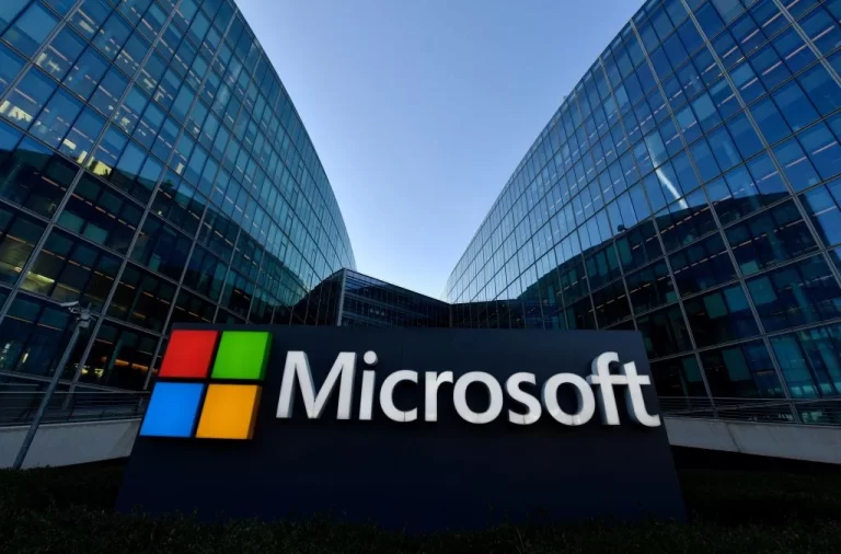 Acciones de Microsoft cayeron un 2,9 % tras falla de CrowdStrike