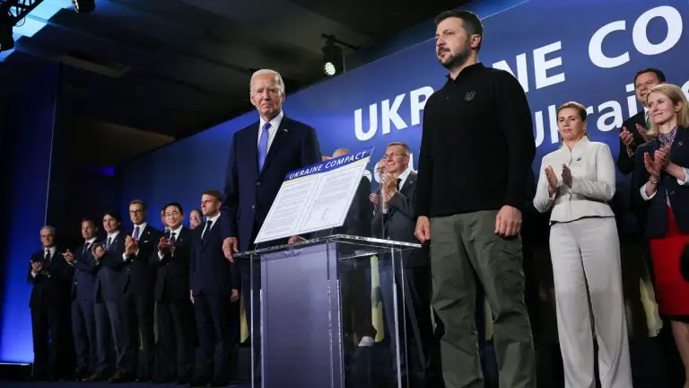 Biden presenta a Zelenski como “presidente Putin” en cumbre de la OTAN