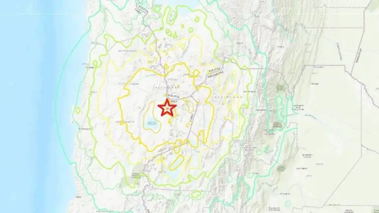 Sismo de magnitud 7,3 estremece el norte de Chile