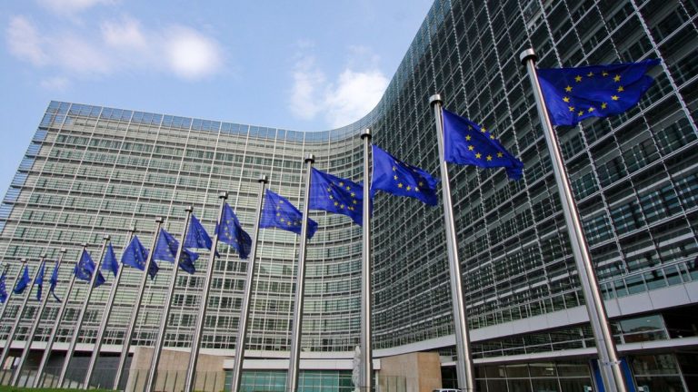Unión Europea extiende sanciones contra Irán por un año más
