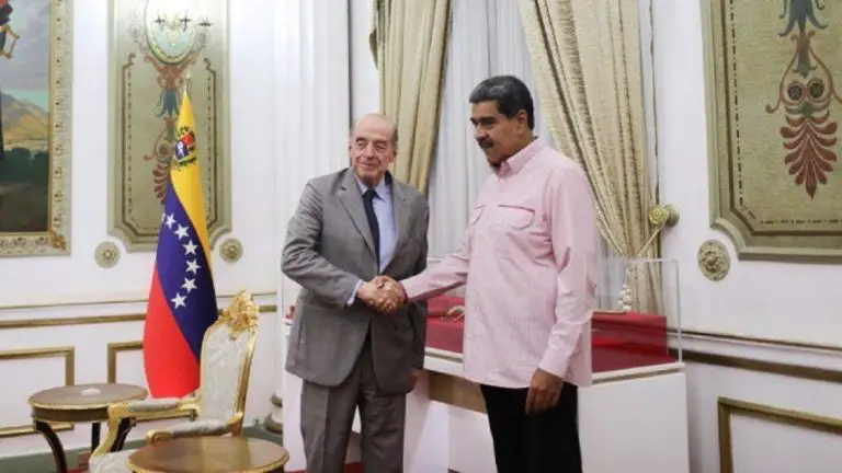 Álvaro Leyva, excanciller colombiano visitó al presidente Maduro