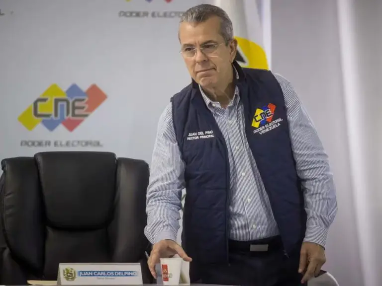 Rector Delpino: hay irregularidades que generan desconfianza en los resultados