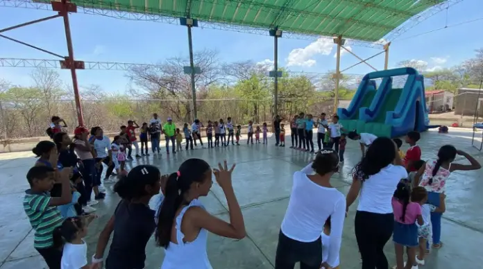 En el marco de las fiestas patronales de San Roque, la Alcaldía del municipio Miranda llevó alegría, diversión y amor a los niños de Bejuquero.