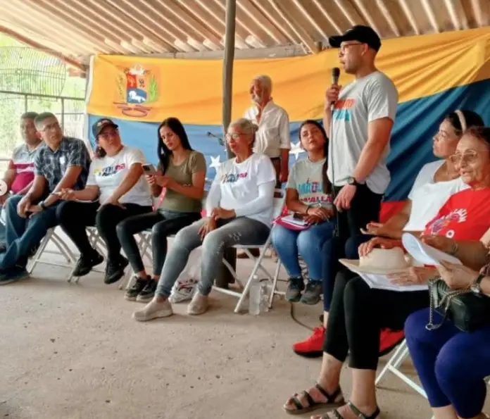 Como parte del despliegue de organización que realiza el Ministerio de las Comunas en Falcón, Angel Prado dirigió una asamblea comunera en el municipio Colina.