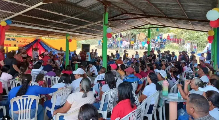 Este jueves los comuneros de los municipios Unión, Petit y Federación, de la Sierra falconiana tuvieron una asamblea comunera previa a la Consulta Popular.