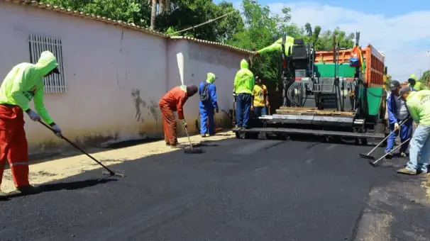 El Plan de Asfaltado Urbano trabaja está semana en dos frentes de trabajos viales simultáneos en las comunidades de Las Velita y 5 de julio de la ciudad de Coro