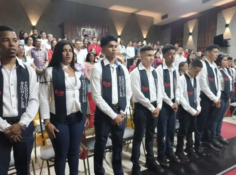 35 jóvenes ahora son Bachilleres Productivos del Liceo Inces Falcón