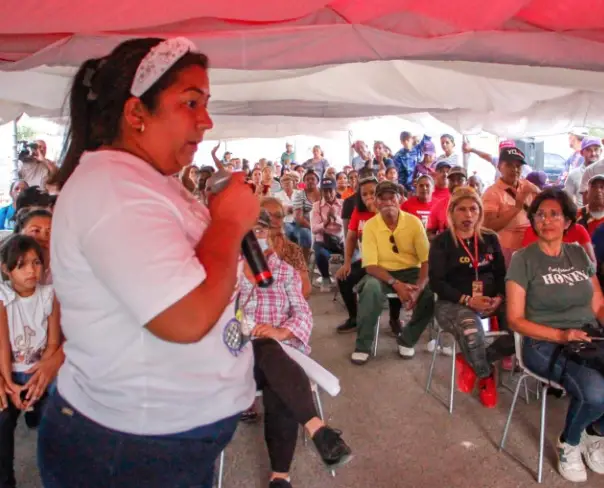 Rumbo a la segunda consulta popular del próximo domingo 25 de agosto, una asamblea de comunas se desarrolló en el corredor Bicentenario - Los Rosales.