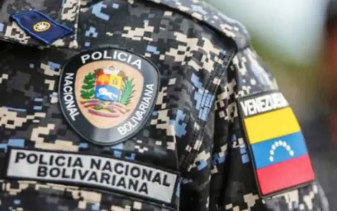 En el municipio Peña, estado Yaracuy, trascendió que un agente de la Policía Nacional Bolivariana (PNB) fue brutalmente asesinado a tiros en su domicilio.