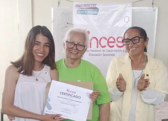 El Inces Falcón a través del CFS “Josefa Camejo” en el municipio Los Taques, realizó un acto de entrega certificados, en la Asociación Damas Salesianas.