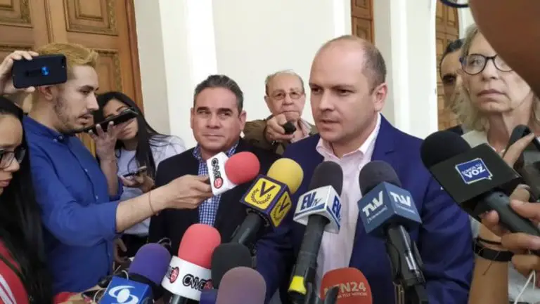 Primero Justicia no acepta la renuncia de Capriles Radonski