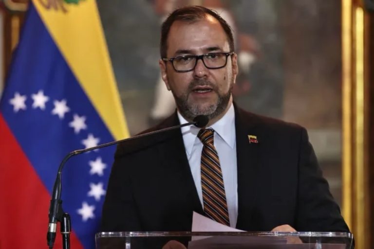 Canciller Gil: deseamos que el gobierno español rectifique y condene el terrorismo