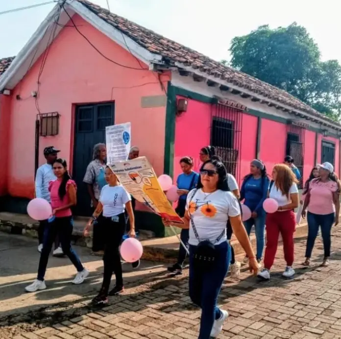 En el marco del Día de la salud sexual y reproductiva, el Instituto Municipal de la Mujer Yenni Centeno realizó una caminata para honrar a cada mujer.