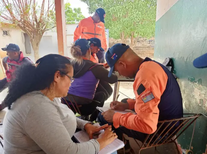 A raíz de las fuertes lluvias registradas en la entidad, la Gobernación del estado Falcón, se mantiene alerta ante cualquier eventualidad.