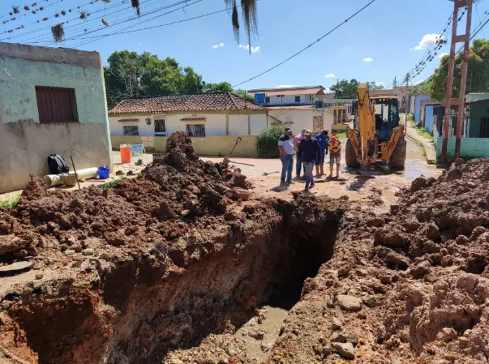 Los esfuerzos mancomunados entre la Alcaldía del municipio Federación, la Hidrofalcón y la Gobernación de Falcón lograron la sustitución de un colector caído.