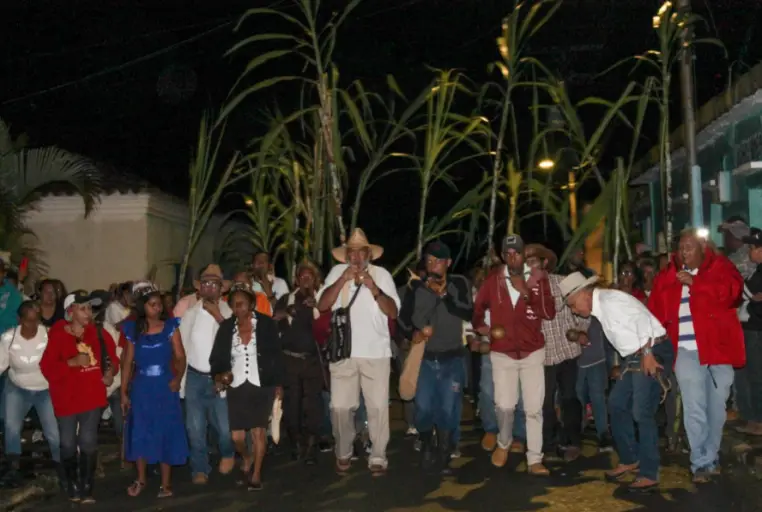 Los habitantes de los pueblos de Mapararí, San Pedro y El Tural, agradecieron los beneficios recibidos y la abundante cosecha en el ritual de Las Turas.