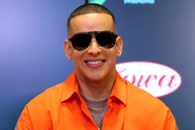 Daddy Yankee acusado de cobrar por predicar la palabra de Dios (VIDEO)