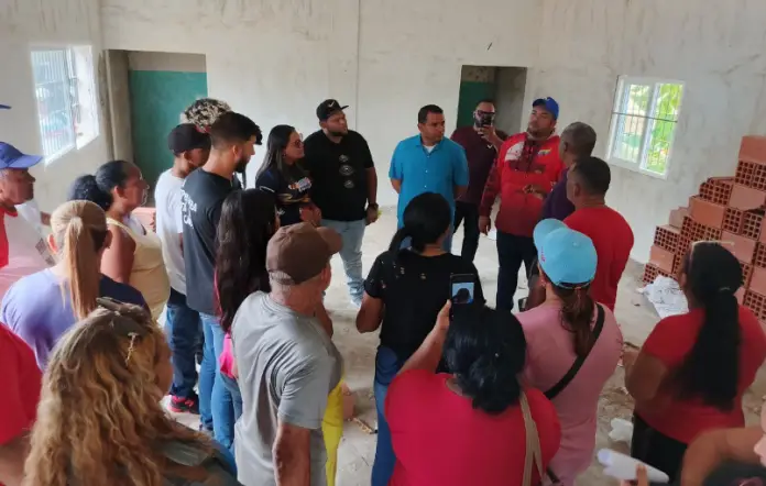 Desde la comuna Padre Karl Laurel, vocería comunal y el gobernador Víctor Clark recorrieron la obra para revisar la ejecución del proyecto.