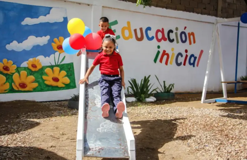 Este lunes los docentes del estado Falcón le dieron la bienvenida a los niños en espacios remozados y acondicionados para dar inicio al año escolar 2024-2025.