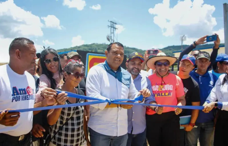 El gobernador Víctor Clark junto al poder popular dejó a su capacidad máxima la estación de bombeo “El Cristo” para suministrar agua hacia el centro de Mirimire.