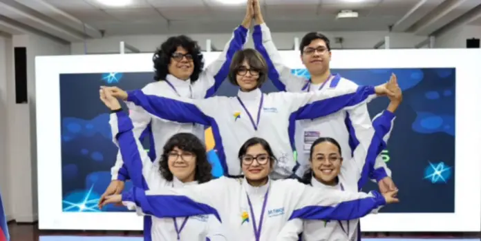 En la clausura de las Olimpiadas de Astronomía 2024 celebradas en Rusia, jóvenes del Programa Nacional Semilleros Científicos recibieron un reconocimiento.