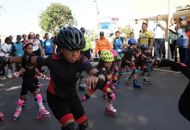 En la avenida Josefa Camejo, se realizó el Festival Patinaje, Ciclismo Ruta y Atletismo en el marco de los Juegos Deportivos Miranda 2024.