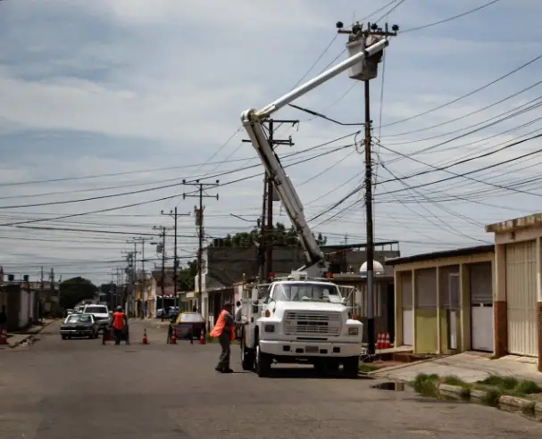 Avance de 80% registra tendido eléctrico de Antiguo Aeropuerto