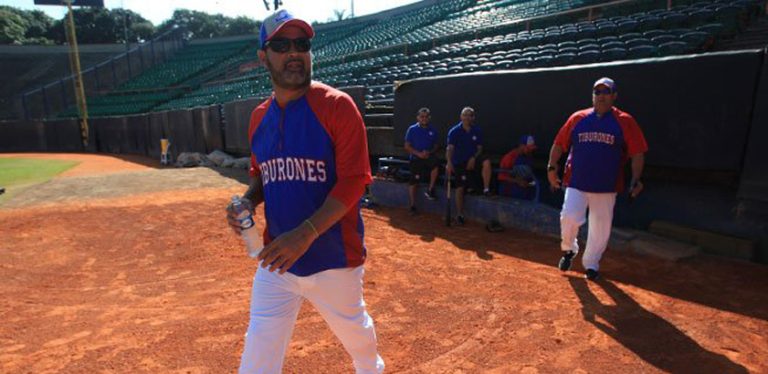 Tiburones confirmó la continuidad de Oswaldo Guillén para la temporada 2024-2025