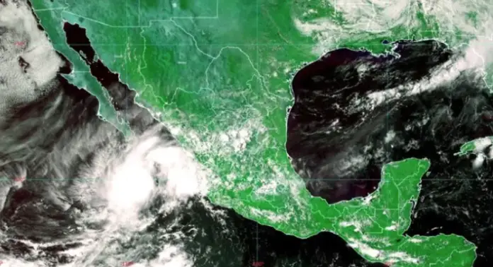 El Servicio Meteorológico Nacional de México reportó que la tormenta tropical Ileana se originó a partir de la depresión tropical Nueve-E en costas de Jalisco.