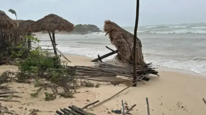 La tormenta tropical John, en su segundo impacto en territorio mexicano, ha provocado la declaración de Alerta Roja en múltiples municipios.