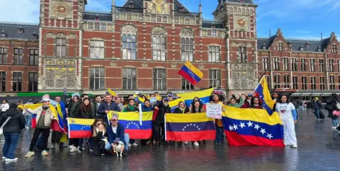 Venezolanos en el mundo se unen a protesta opositora