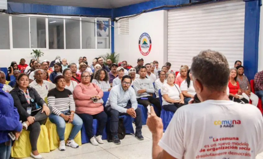 Voceros de los circuitos comunales de 13 municipios del estado Falcón con proyectos en el área de salud sostuvieron un encuentro la mañana de este jueves.